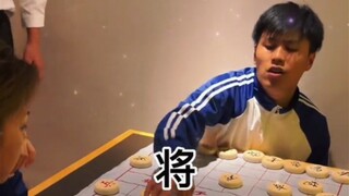 การประลองสุดยอดระหว่างตำราพิชัยสงครามและราชาหมากรุก!