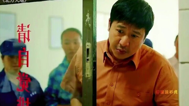 The boss waited in line at the staff cafeteria for ages with no movement; when he got to the window,
