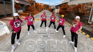 LEAVE THE DOOR OPEN TIKTOK TREND | Stepkrew girls | Dance Fitness