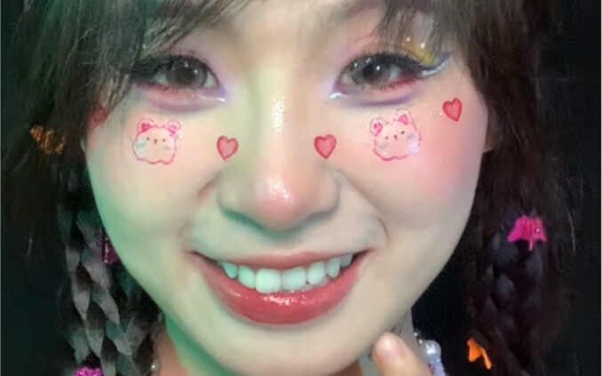 I got chased nine blocks for wearing this makeup to the music festival (makeup tutorial included)