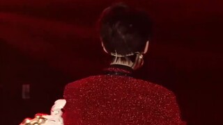 Seductive! 16-year-old high school student sings and dances "Lover" on stage! The dancer is so good 