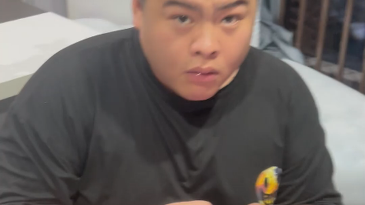 Need I say more? When it comes to aura, how could Tony possibly lose?