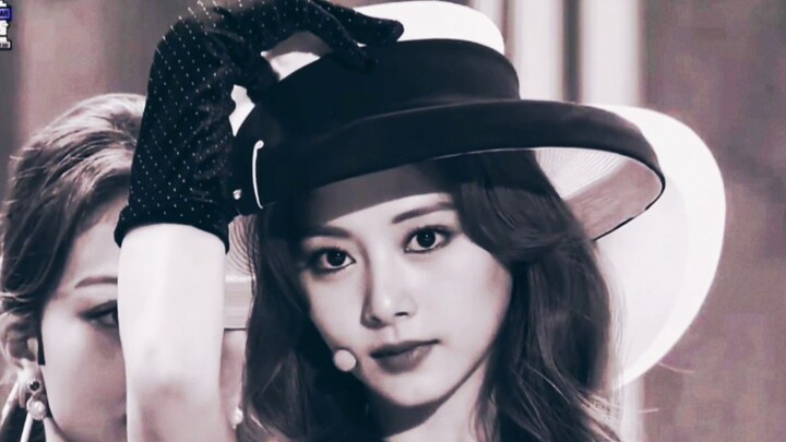 Can [Zhou Ziyu] trend with just her face? Why is she the world's most beautiful woman? The year-end 