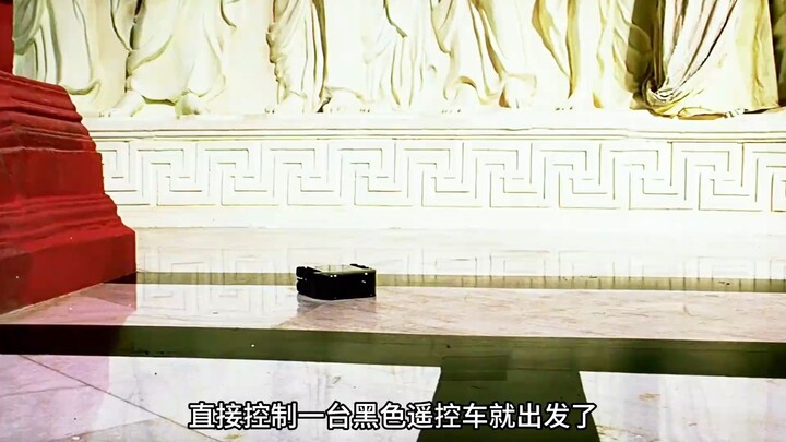 Pria tersebut menyamar sebagai patung, ternyata untuk mencuri berlian! "The Phantom 2"