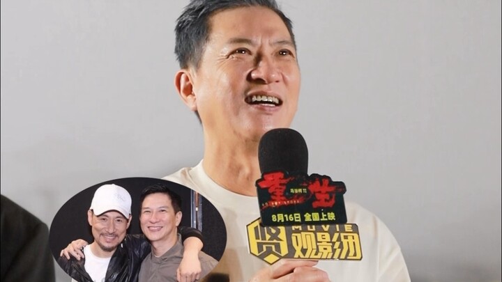 قال تشانغ جياهوي إنه تسلّل لحضور حفلة زانغ شيو يو، “الأخ غير الشقيق من جهة الأب أو الأم”! وقد قدّم ع