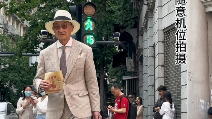 Kakek berusia 86 tahun menantang untuk membaca pesan pribadi penggemar Hari ke-4