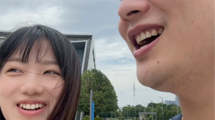 Bạn gái cùng tôi xem trận chung kết Valorant, chẳng biết phải đền đáp cô ấy thế nào, đành…