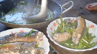 Bác 2 Làm Món Lươn Um Nước Dừa Với Rau Ngổ Vừa Thơm Vừa Béo.Góc  Làng Quê