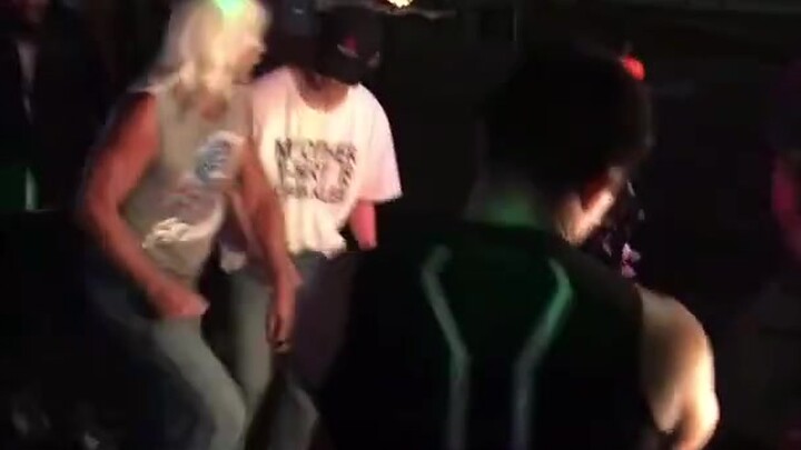 【张艺兴】《归零》中舞台《sheep》完整版