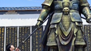 Dian Wei versi Tiongkok menyapa leluhur