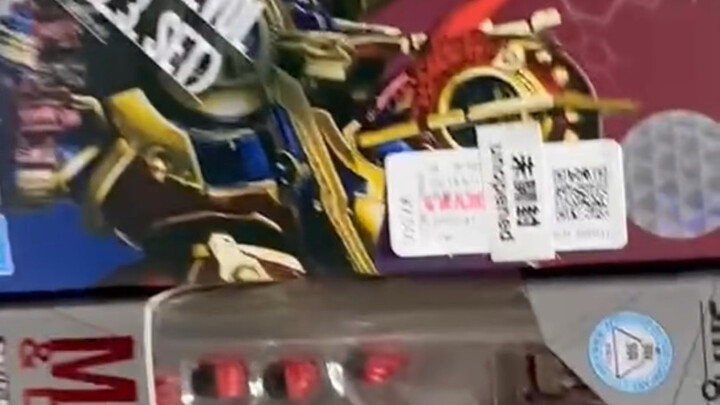 日本的假面骑士真骨雕都不要钱？前段时间仓库进货了一大堆假面骑士小人，shf和真骨雕都有，有的甚至是国内某海鲜市场价格的一半，这不等于白送，又是血赚的一天！