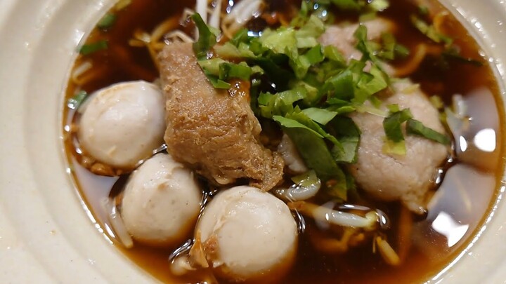 ก๋วยเตี๋ยวตาเท่งของดีเพชรบุรี ก๋วยเตี๋ยวหมูตุ๋น น้ำซุปสูตรลับพิเศษ น้ำจิ้มแดงสูตรร้านตาเท่งเท่านั้น