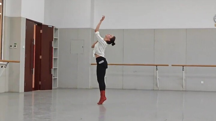 ถังซืออี "ภาพฤดูใบไม้ร่วงแห่งห่าวและฮวา" ฉบับห้องฝึกซ้อม