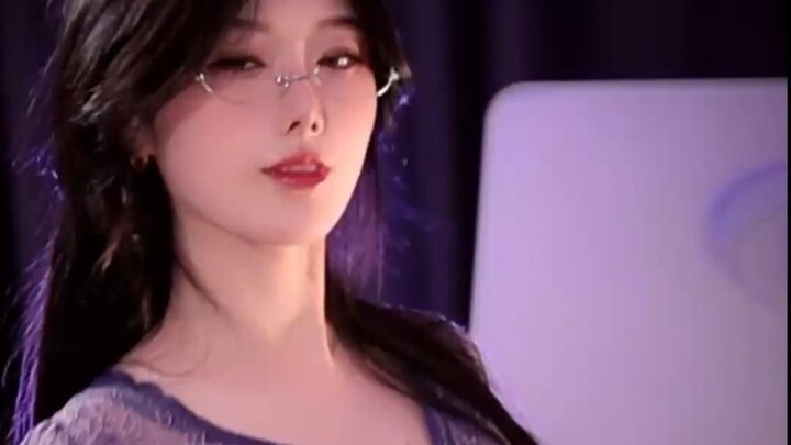 ☆«السعيد شياو لي 0106»☆ من يطلب المطرقة يحصل عليها