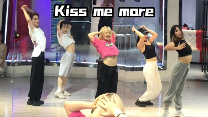 หวังเถียนออกแบบท่าเต้น "Kiss me more" ส่งเพลงหวาน ๆ ในฤดูร้อน