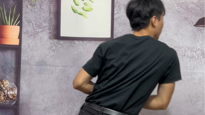 Orang-orang di sekolah yang ngasih julukan buat kamu