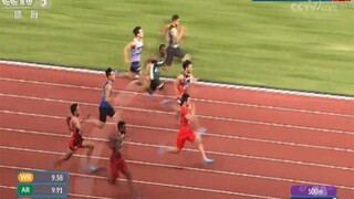 【搞笑】网友：为什么他不动腿就能跑第一啊？？！