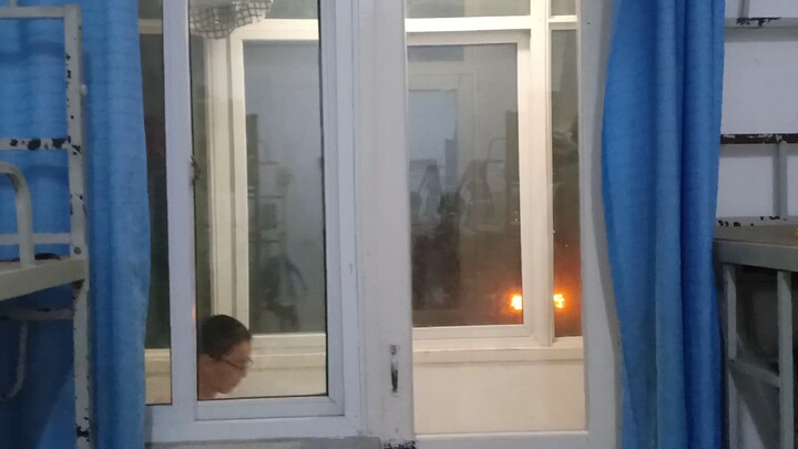 "Ký túc xá có cầu thang thuận tiện cho bạn"