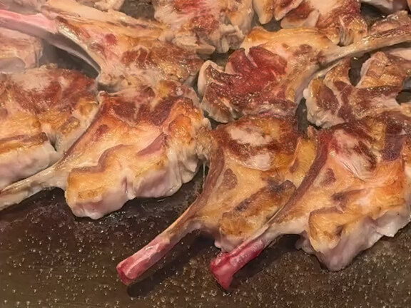 来东北澡堂就知道吃