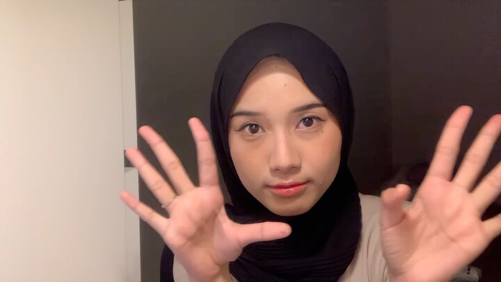 Moshi moshi! Siapa yang suka anime disini? Ngobrol yuk! aku juga suka bgt nih🫶🏻 salah kenal!