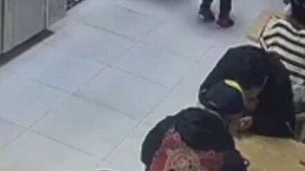 هكذا يكون الناس في المجتمع المتناغم لطيفين للغاية.