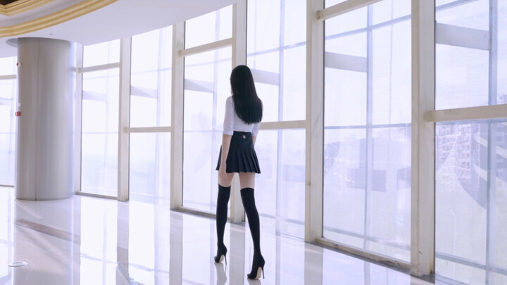 What score would you give this outfit?