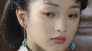 ฉันได้ยินมาว่าพระสนมที่เพิ่งได้รับการแต่งตั้งใหม่ชื่อ Dun มีลักษณะคล้ายคลึงกับจักรพรรดินี Yikun วัยห