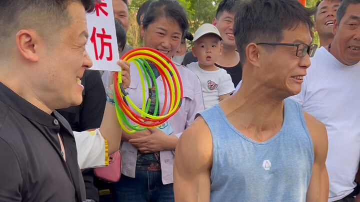 Đến tham gia cuộc thi lực sĩ, khắp nơi đều rộ lên tiếng “yes”, cháy hết mình!