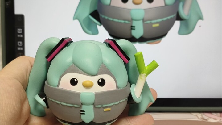 女儿建模的企鹅版初音未来，做了自己喜欢的两个元素