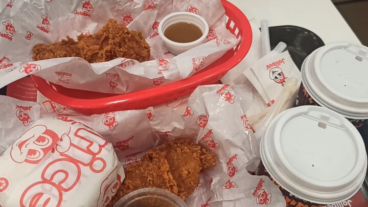 jollijolli in hk🤣🤣