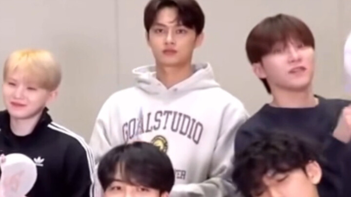 เชิญรับชม «เวินจวิ้นฮุยตีไม้พระหรือตีหัวอินจิงฮัน (บ้าแล้ว)»