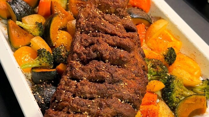 Không biết ăn gì thì cứ ăn đùi cừu nướng đi!