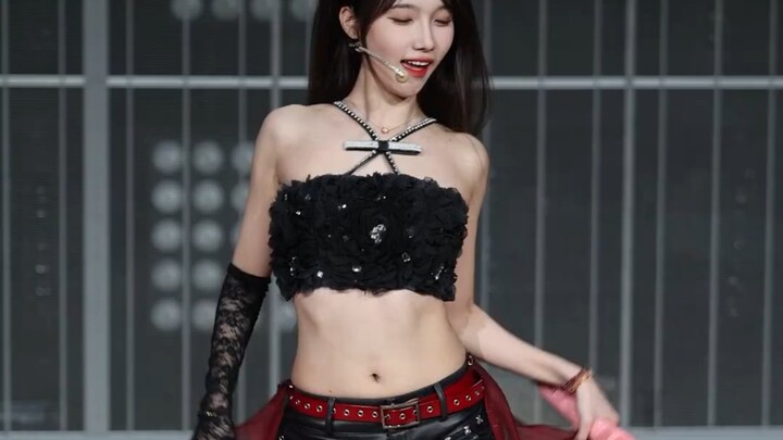 Song Xinran's "Princess Cloak" live shot