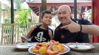 กุ้งถัง พ่อลูกชวนหิวกุ้งถัง The Boys Eat Yummy Juicy King Shrimps