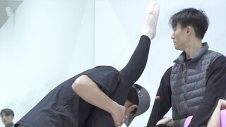 【舞蹈生艺考集训】舞蹈老师软度课搬后腿的尴尬