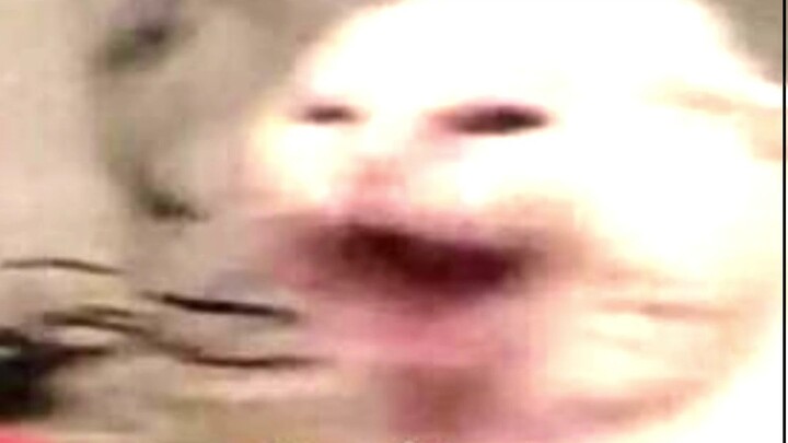 Sinh viên đại học nhớ nhà quá nên khóc trong ký túc xá