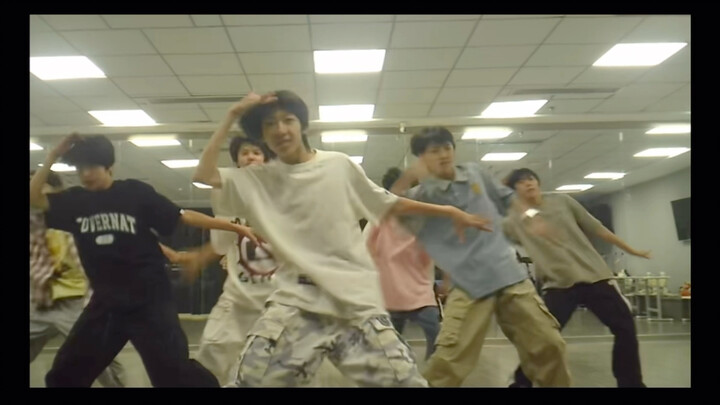 【TF家族四代】暑假快来！想念练习室的热血小四代！反复回看这一段