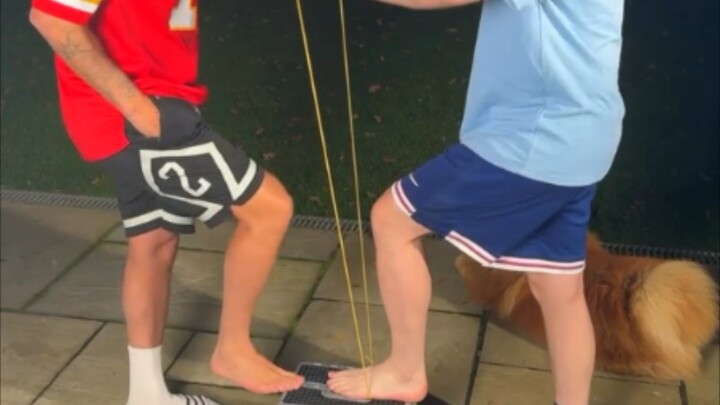 Game ini agak bikin kaki sakit nih...