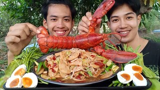 ตำมั่วรสเด็ด กับกุ้งยักษ์ล็อบสเตอร์.