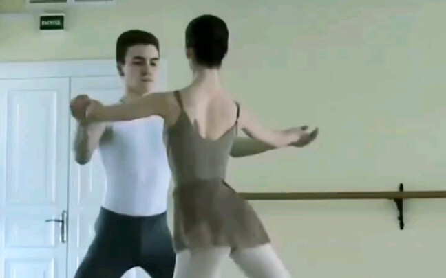 Huo Liewa's dance partner when she was in school
