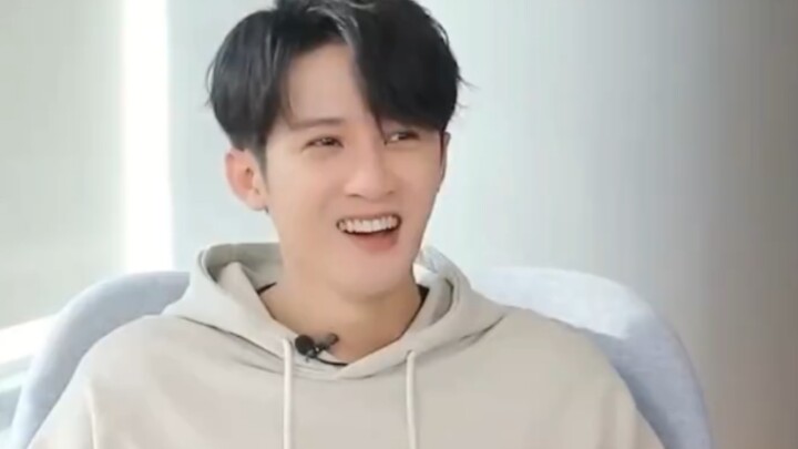 Tan Kenci and his fans are really brave