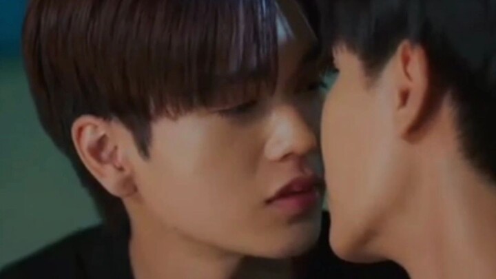 Perfect 10 Liners (2024) สายรหัสเทวดา - สายฟ้าแกจะหวานคลั่งรักเกินไปแล้ว