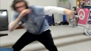 xqc大秀王八螃蟹拳