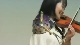 مع إعاقة جسدية ولكن بإرادة قوية، ومليء بالفن...