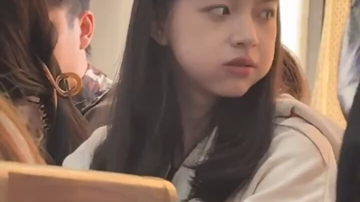 โดนจับได้ตอนกินของในห้องเรียนมันน่าอายมากเลย