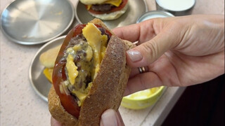 Metode diet burger terbukti efektif, membuat patty daging sapi sendiri sangat mudah, enak, dan bergi