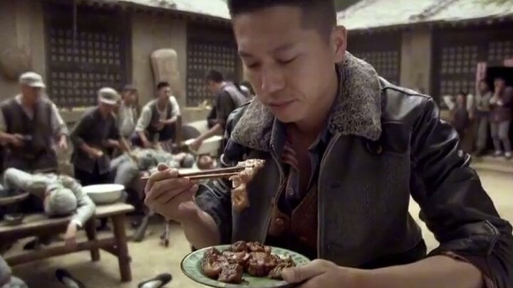 Canh cá không có độc, nhưng đám lính Bát Lộ Quân giả mạo sau khi uống xong đều trợn mắt. Vị đội trưở