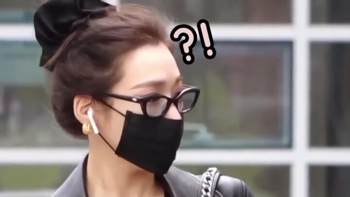 Tiffany 帕妮日常走在路上疑惑大家在跑什么 原来她忘了自己是明星啊
