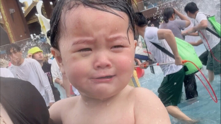 不是说不泼小孩吗