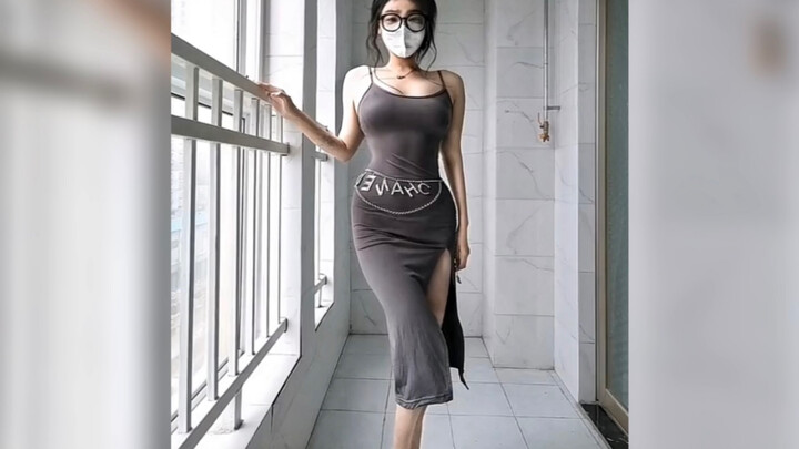 “Hantu… Hanya hantu yang tahu berapa kali aku nonton!!”